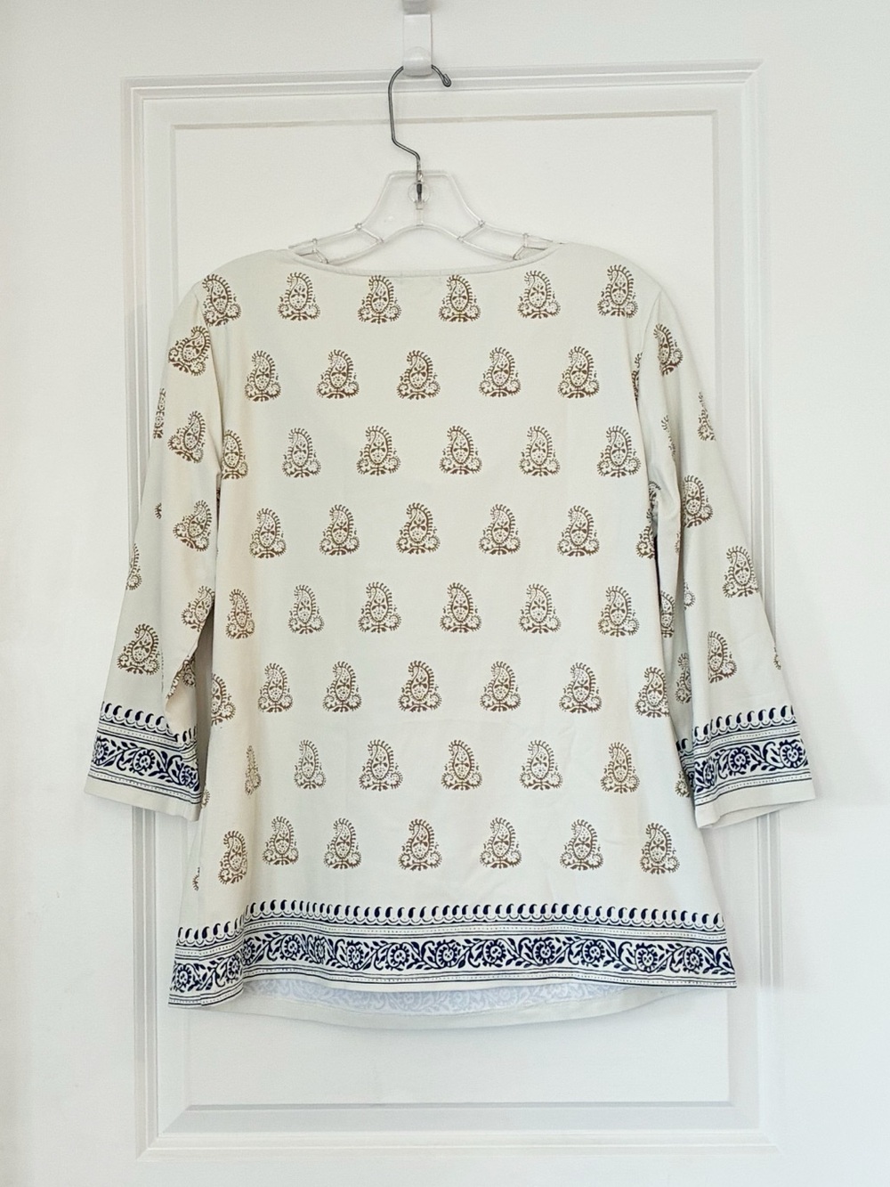 J. McLaughlin Printed Drape Neck Top Ivory Blue 3/4 Sleeve. Size Large - Picture 8 of 12